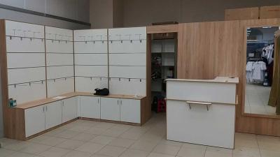 Экономпанели и ресепшн  для магазина одежды
